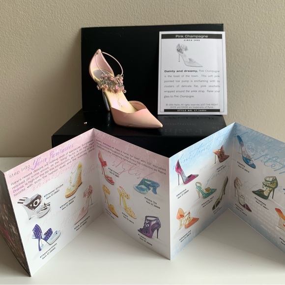 Pink Champagne 2006 - Just the Right Shoe - Picture 5 of 10